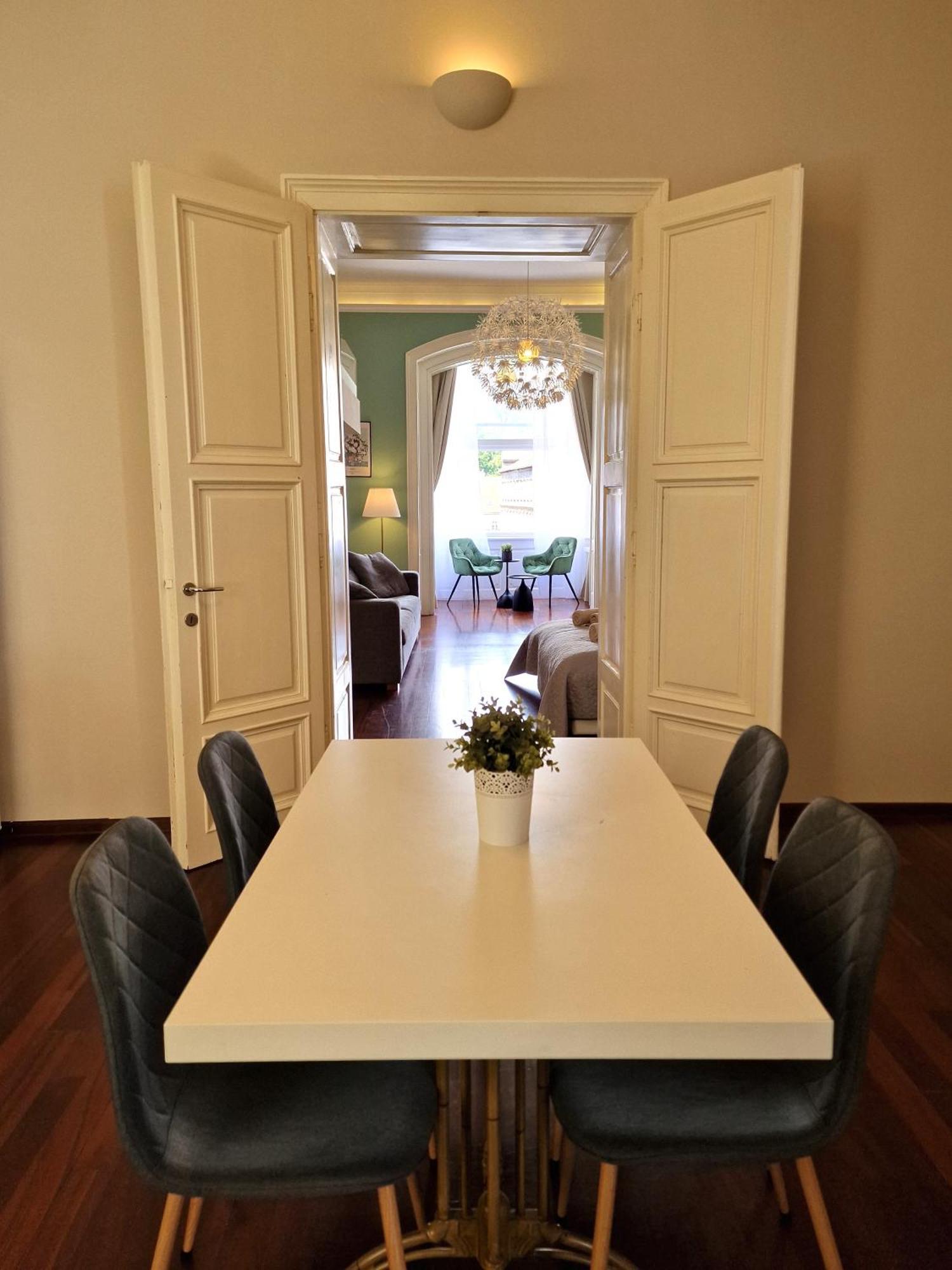 Apartment Exclusive View Cvjetni Trg Zagreb Ngoại thất bức ảnh