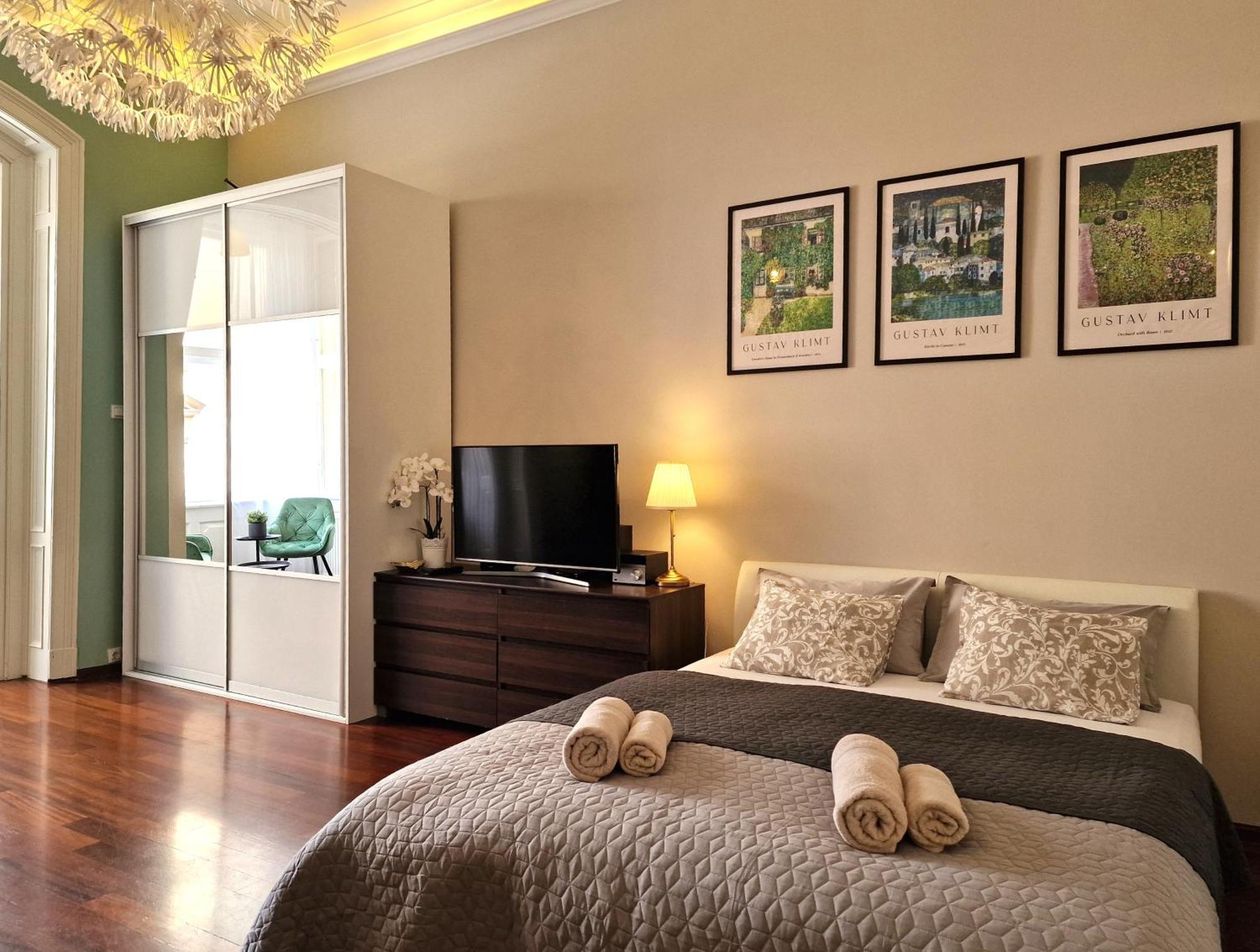 Apartment Exclusive View Cvjetni Trg Zagreb Ngoại thất bức ảnh